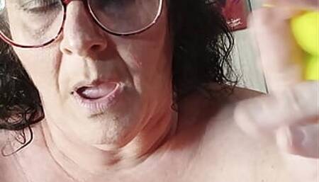 Elvira Fingered Her Pussy Cumming Gushy