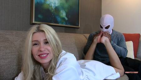 Foot Worship date with Anna Kovachenko MP4-1080