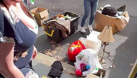Storage unit auction ends in public FFM quickie