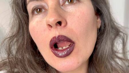 She will give you many kissis with her puffy sexy lips