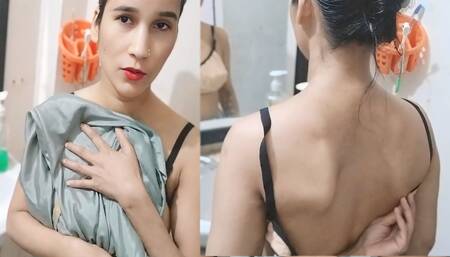 Step mother ko kapra badalte huye dekh kar hila rha tha