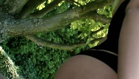 Blonde gets a wet creampie outside
