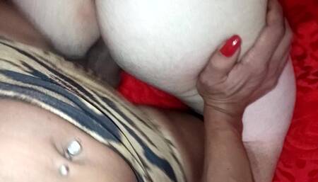 Elizabth Goes Opens Her Hairy Ass