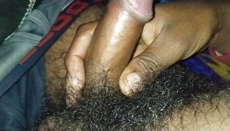 Jordiweek jungle me jake apne lund ko oil ke saath most socks lete hue massage kar raha hai aur lond ko saffi smooth massage kar ke lund ko strong