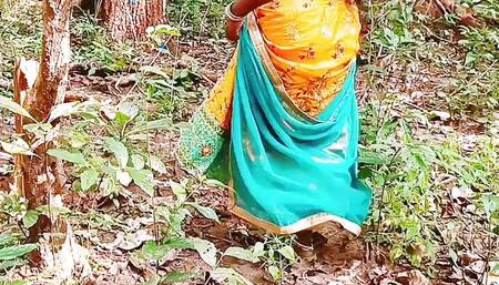 outdoor forest sex. Desi bhabi fucking Husband's small big dick. Telugu dirty talks.