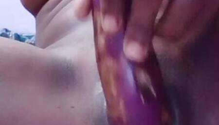 Desi indian girl masterbating and moaning loudly