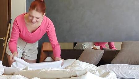 I Fucked the Red-haired Cleaning Lady From the Hotel and Cum in Her Mouth (dialogues in Italian)