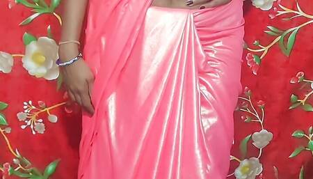 Indian hot bhabhiji enjoying with her boyfriend in pink saree