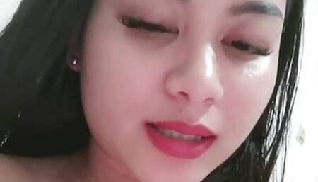 Cewek indo jilat nenen sange