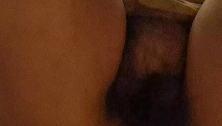 Horny milf masturbates in her friend's house without being seen