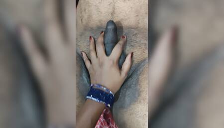 Desi sexy marathi unsatisfied housewife enjoying with her neighbour friend