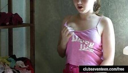Angelic teen girl finger her pussy