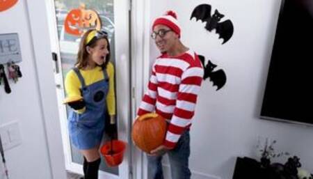 Teen Evelin Stone Gets Bruno Dickemz's Dick In A Pumpkin