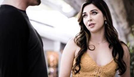 Failing actress read her roommates books