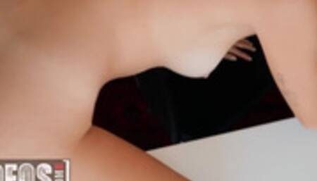 Mofos - Kinky Blonde Cumin4D Prepares Her Tight Butthole To Put Her Bf's Big Cock Inside Her