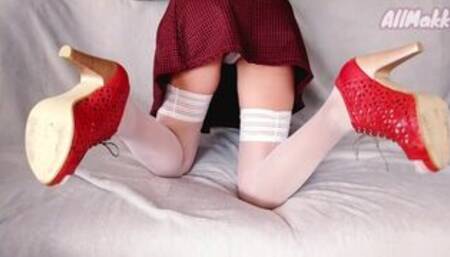 hot skinny 18yo schoolgirl in stockings and heels fuck masturbate dildo toy cum squirt