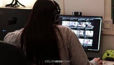 Cielitobebe famosa streamer tiktoker se le olvida cortar el vivo en twitch y la ven masturbarse (TRAILER)