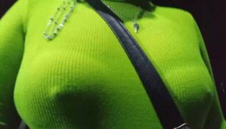 Usando mi remera translucida ????????