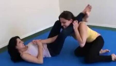 Cali Logan vs Hannah Perez